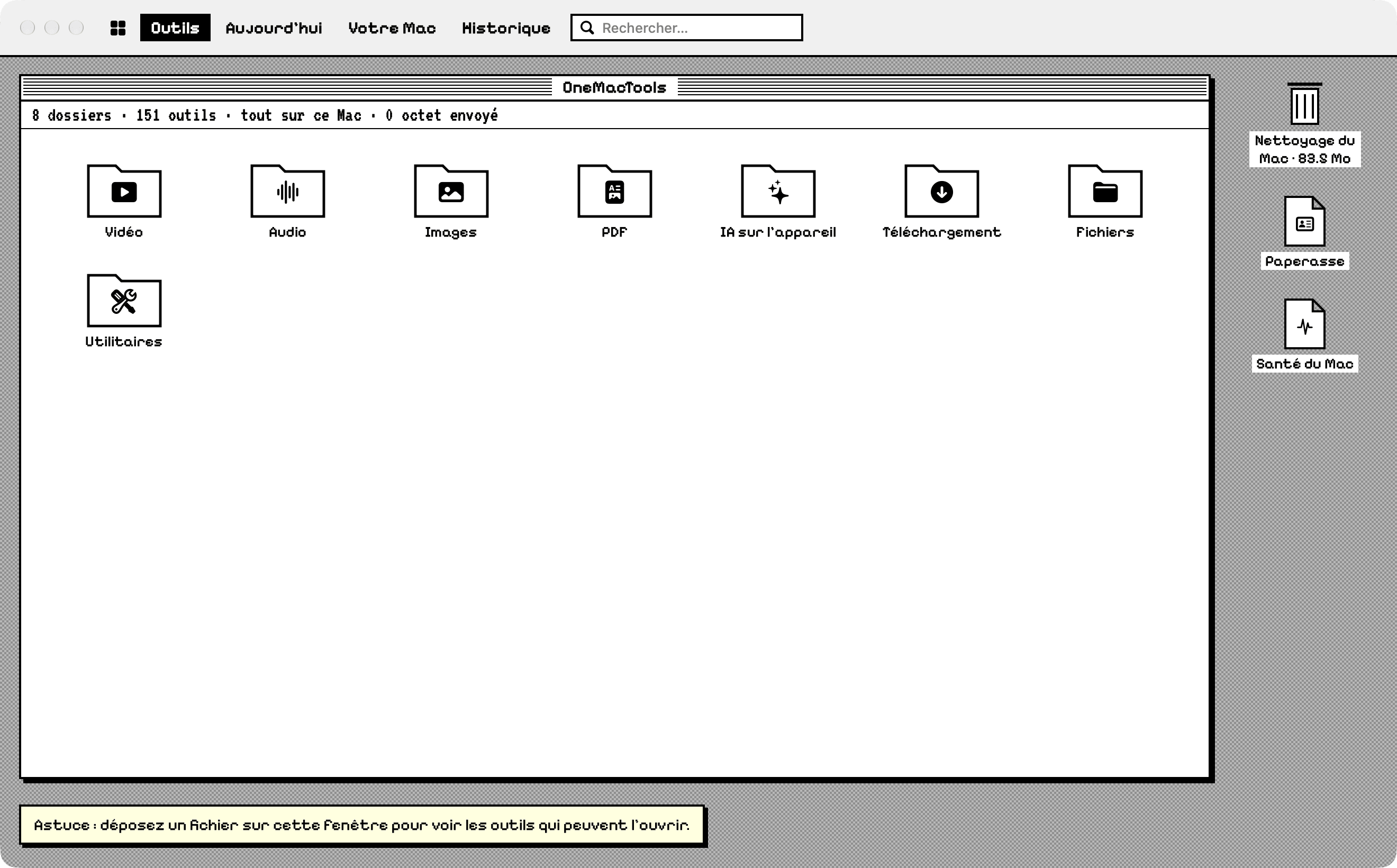 OneMacTools avec le style Rétro : un bureau noir et blanc avec une fenêtre de dossiers de catégories