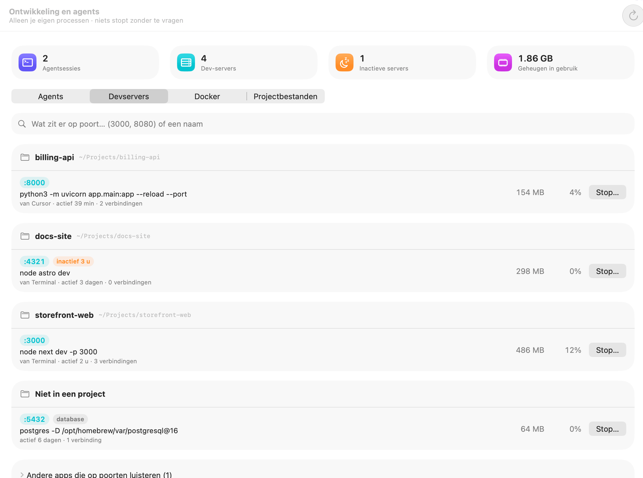 OneMacTools Ontwikkeling en agents: devservers gegroepeerd per project met hun poorten, een inactieve Astro-server gemarkeerd, een Postgres-database en Stop-knoppen