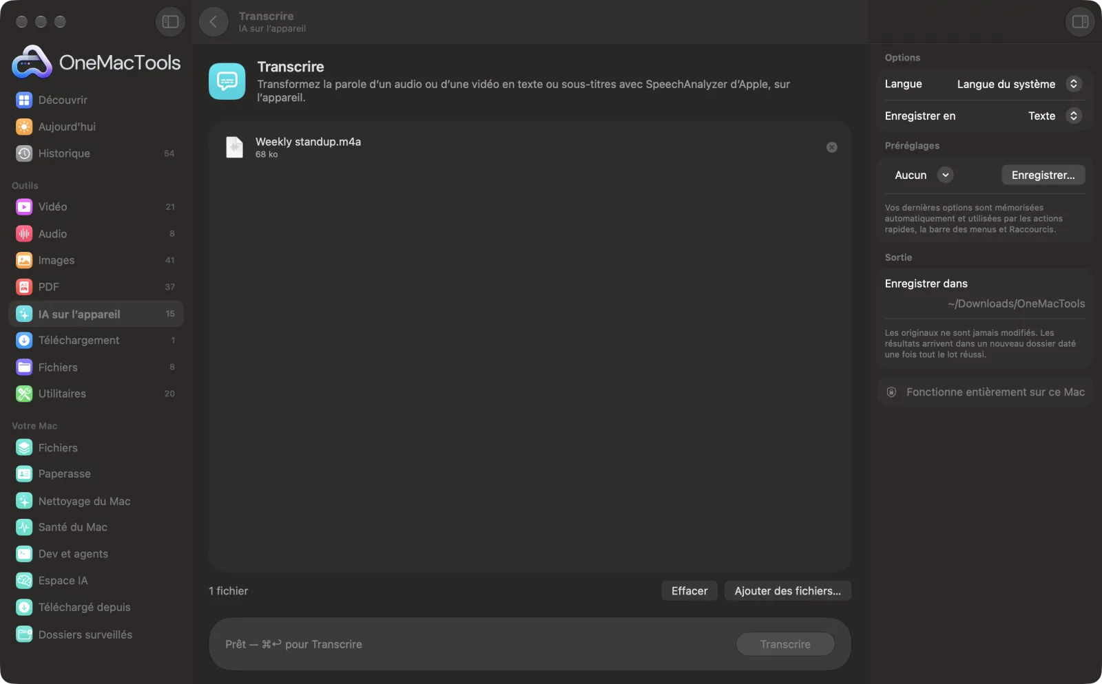 Transcrire dans OneMacTools, avec des fichiers d’exemple chargés et le panneau d’options ouvert