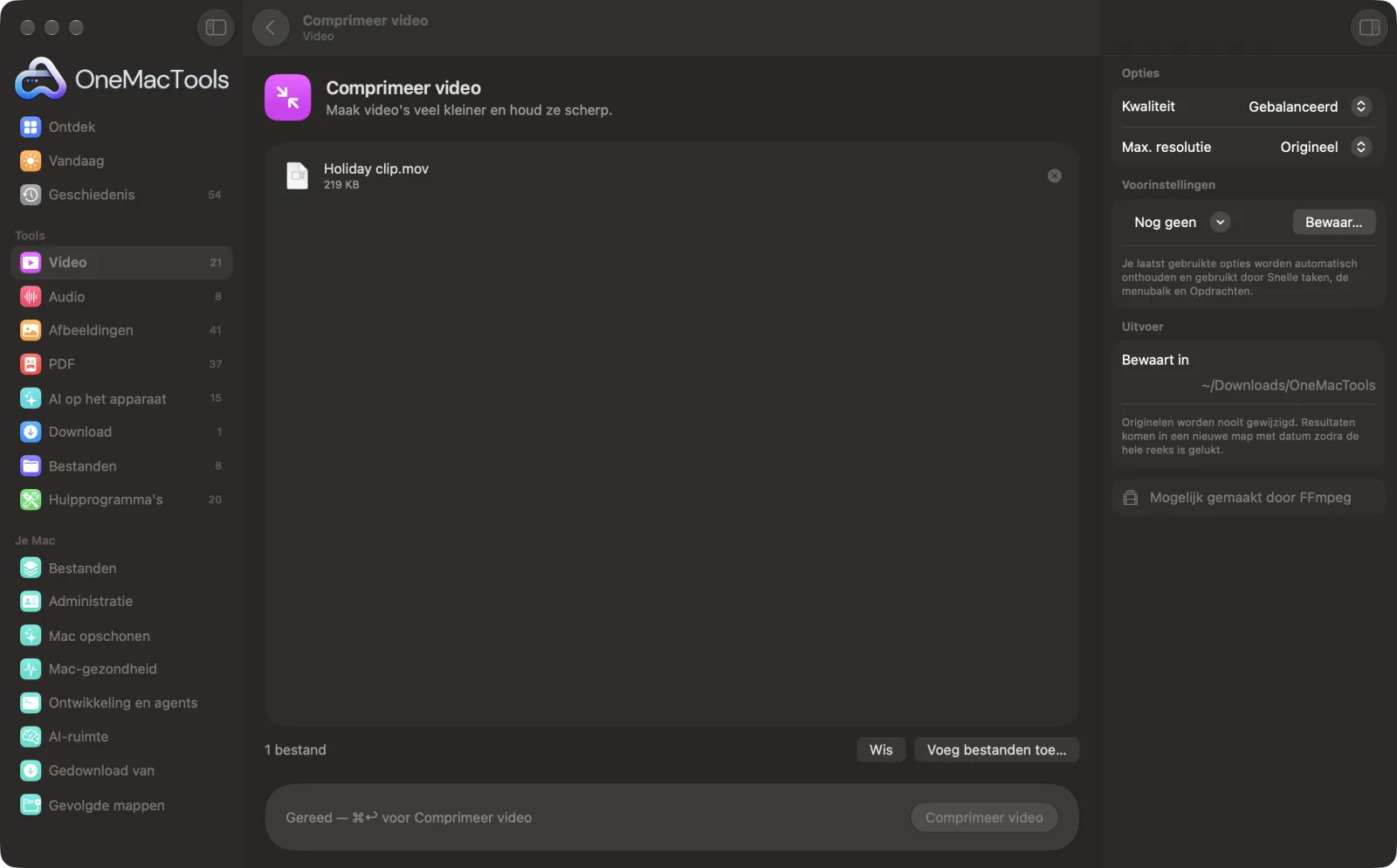 Comprimeer video in OneMacTools met voorbeeldbestanden geladen en het optiepaneel open
