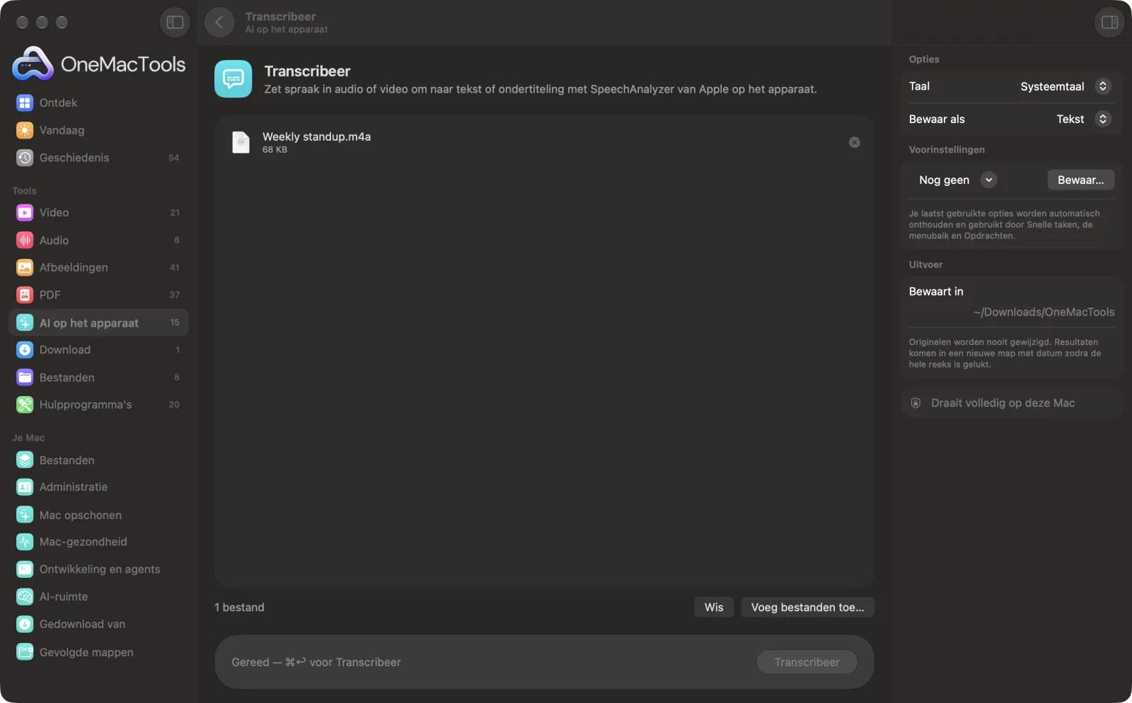 Transcribeer in OneMacTools met voorbeeldbestanden geladen en het optiepaneel open
